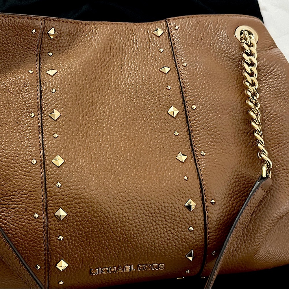 Michael Kors Large handbag/shoulder bag w/ Large compartments (Caramel Color)